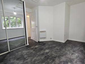 Bedroom- click for photo gallery
